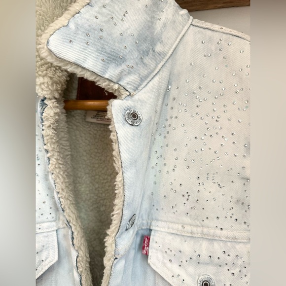 Rhinestone hand applied on Sherpa Jean jacket - Picture 3 of 6